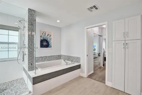 2863 E Abiaca Circle Davie FL 33328