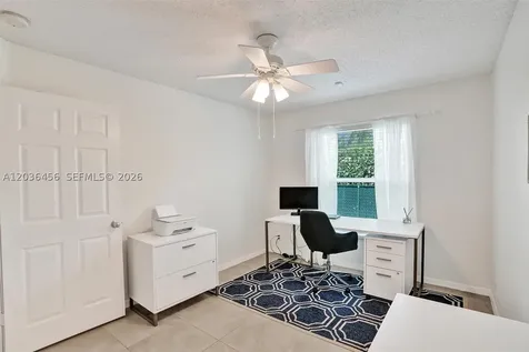 2863 E Abiaca Circle Davie FL 33328