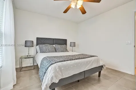 2863 E Abiaca Circle Davie FL 33328