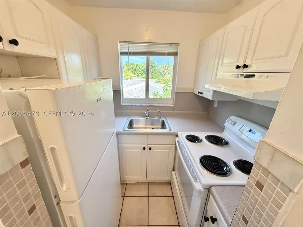 912 NE 17th Court Fort Lauderdale FL 33305