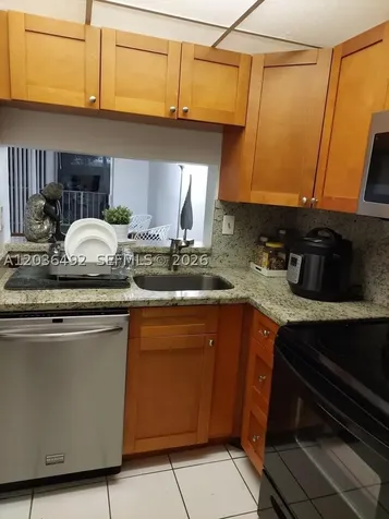 486 NW 165th St Road Miami FL 33169