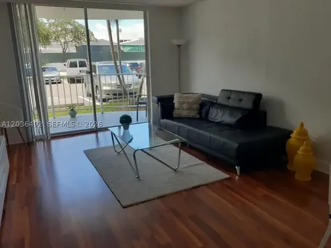 486 NW 165th St Road Miami FL 33169