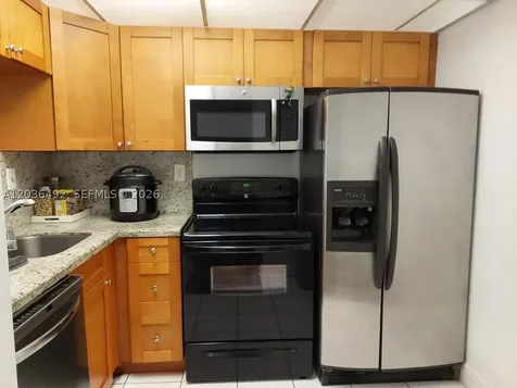 486 NW 165th St Road Miami FL 33169
