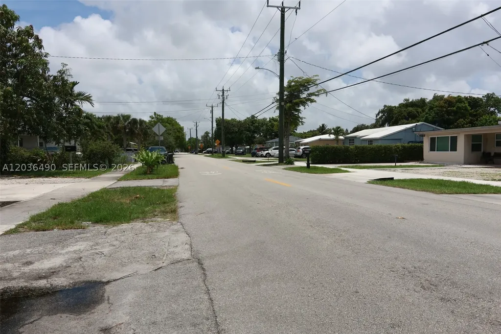 1321 N 58th Avenue Hollywood FL 33021