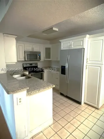 300 W Palm Circle W Pembroke Pines FL 33025