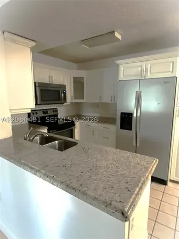 300 W Palm Circle W Pembroke Pines FL 33025
