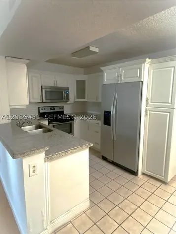 300 W Palm Circle W Pembroke Pines FL 33025