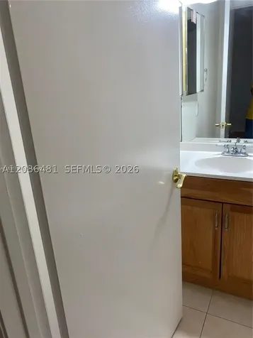 300 W Palm Circle W Pembroke Pines FL 33025