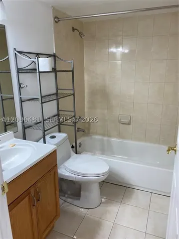 300 W Palm Circle W Pembroke Pines FL 33025