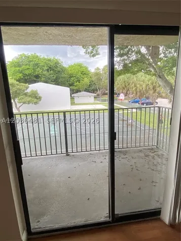 300 W Palm Circle W Pembroke Pines FL 33025