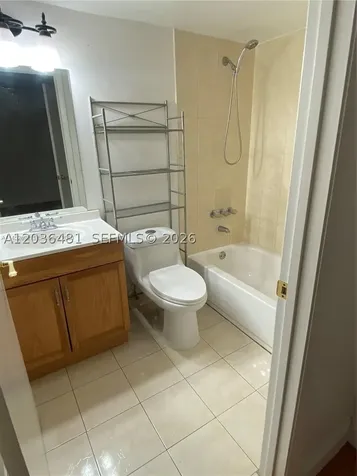 300 W Palm Circle W Pembroke Pines FL 33025