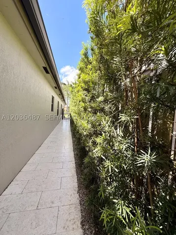 16572 SW 43rd Lane Kendall FL 33185