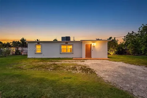 15398 Garfield Drive Homestead FL 33033