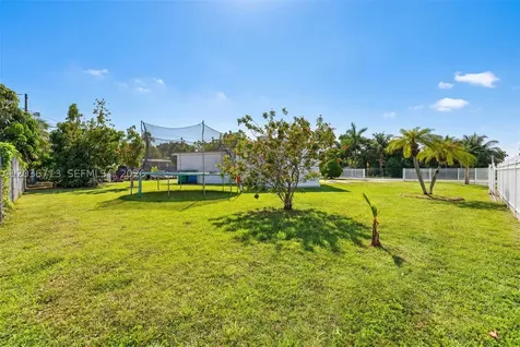 15398 Garfield Drive Homestead FL 33033