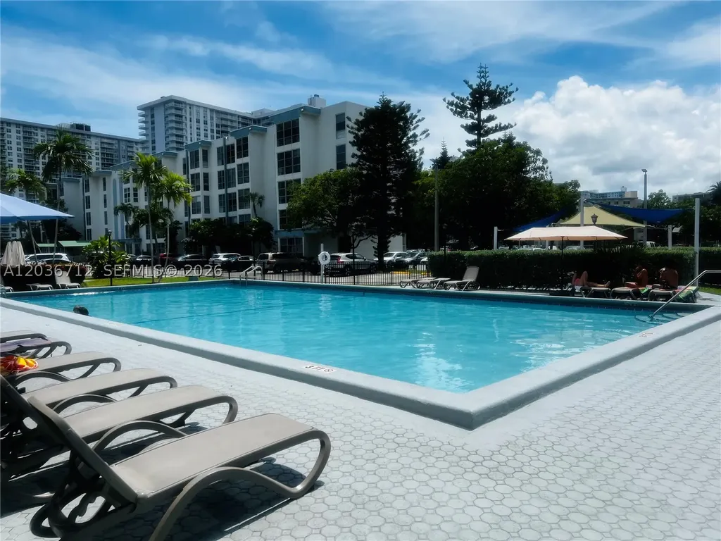 17570 Atlantic Boulevard Sunny Isles Beach FL 33160