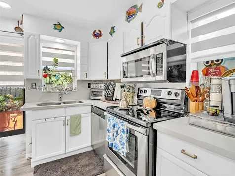 3483 SW 52nd Avenue Pembroke Park FL 33023