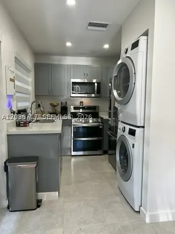 6308 NW 170th Terrace Hialeah FL 33015
