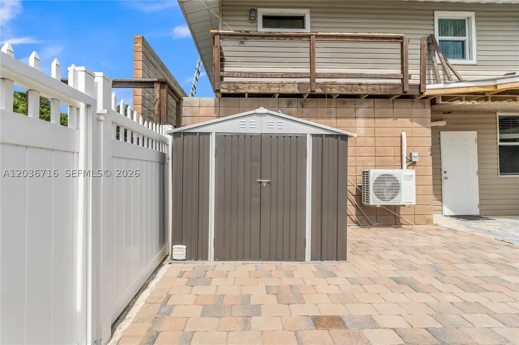 5049 Cleveland Road Delray Beach FL 33484