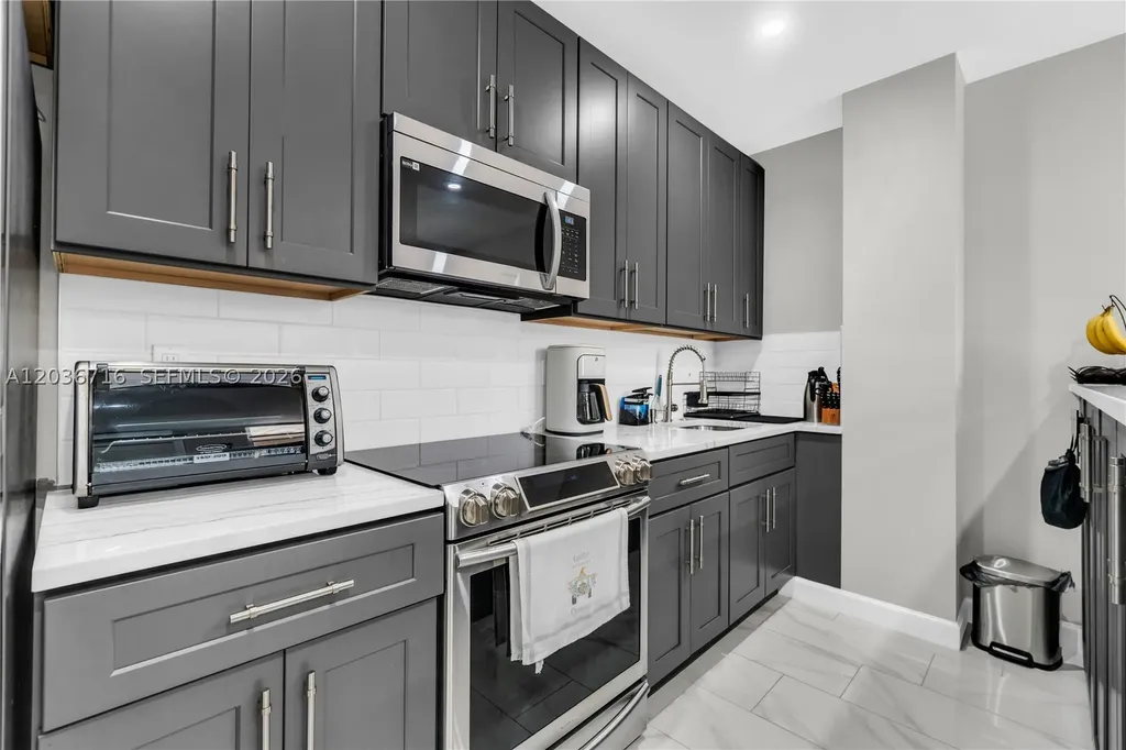 5049 Cleveland Road Delray Beach FL 33484