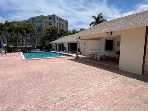 301 SE 3rd Street Dania Beach FL 33004