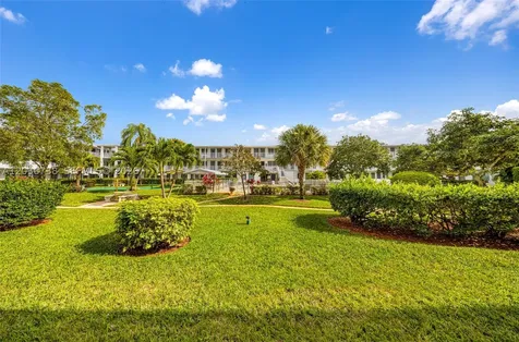 15610 NE 6th Avenue Miami FL 33162