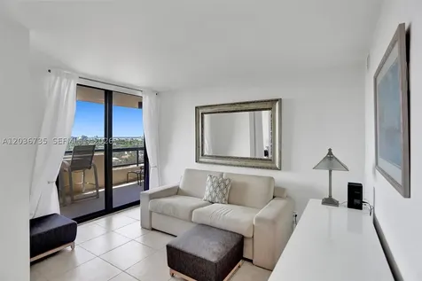 2555 Collins Avenue Miami Beach FL 33140