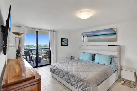 2555 Collins Avenue Miami Beach FL 33140