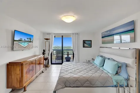2555 Collins Avenue Miami Beach FL 33140