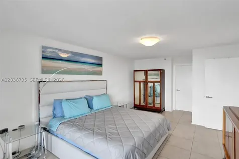 2555 Collins Avenue Miami Beach FL 33140