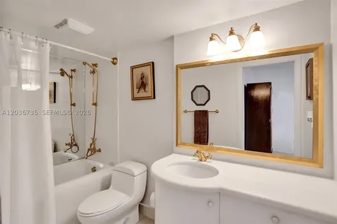 2555 Collins Avenue Miami Beach FL 33140