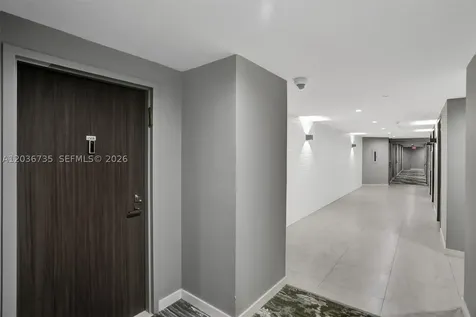 2555 Collins Avenue Miami Beach FL 33140