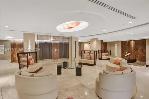 2555 Collins Avenue Miami Beach FL 33140