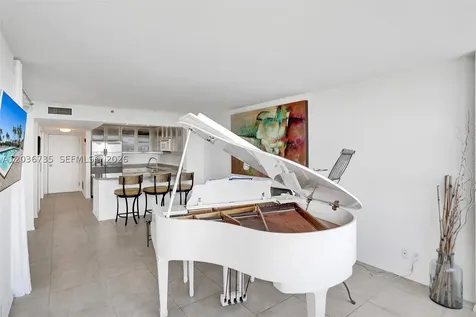 2555 Collins Avenue Miami Beach FL 33140