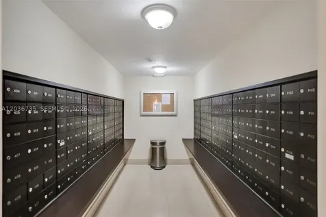 2555 Collins Avenue Miami Beach FL 33140