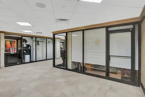 2555 Collins Avenue Miami Beach FL 33140