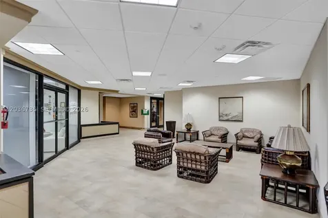 2555 Collins Avenue Miami Beach FL 33140