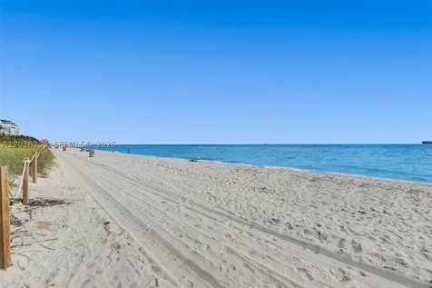 2555 Collins Avenue Miami Beach FL 33140