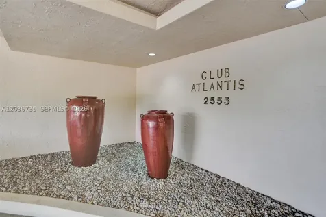 2555 Collins Avenue Miami Beach FL 33140
