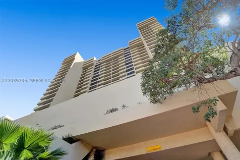 2555 Collins Avenue Miami Beach FL 33140
