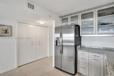 2555 Collins Avenue Miami Beach FL 33140