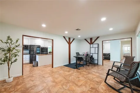 16571 Lake Tree Drive Weston FL 33326