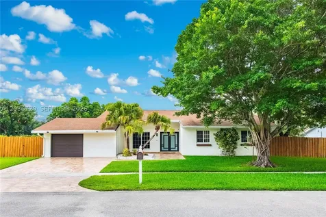 16571 Lake Tree Drive Weston FL 33326