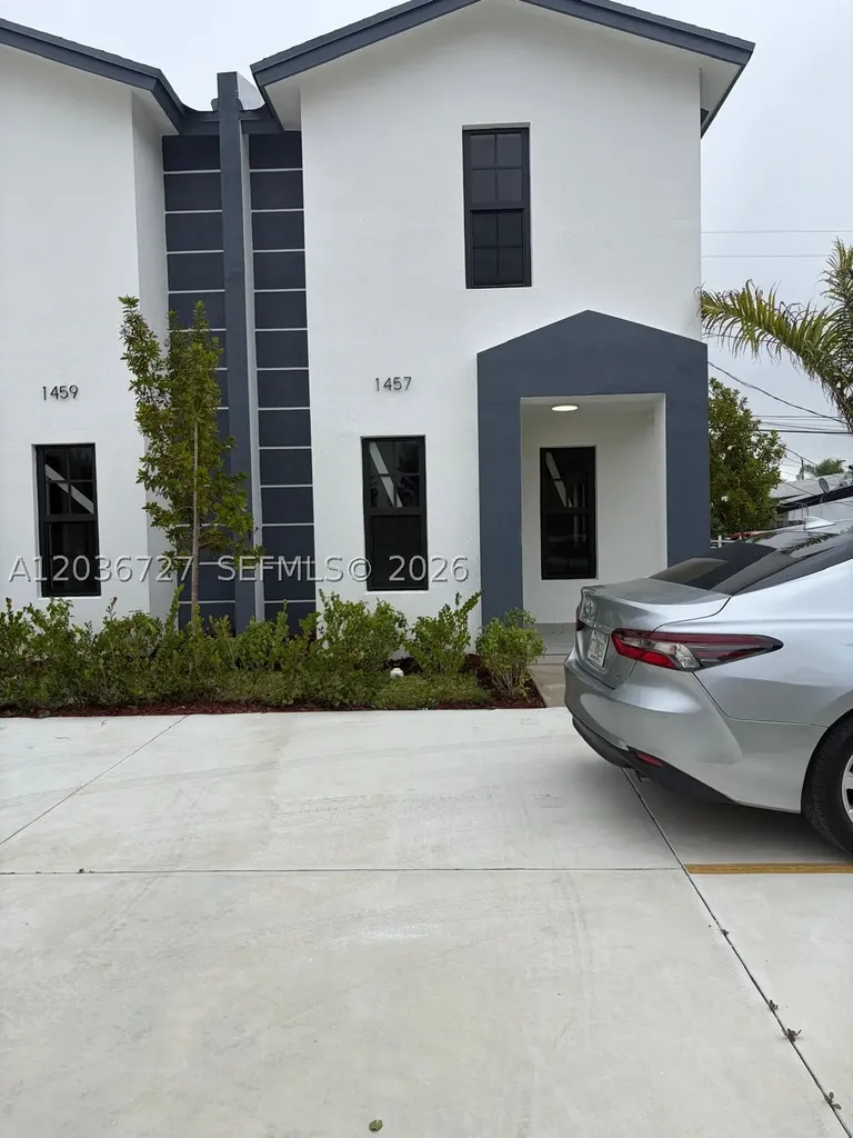 1457 NW 2nd Avenue Florida City FL 33034