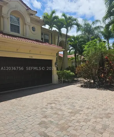 13382 Lakepointe Circle Cooper City FL 33330