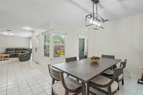 10994 Neptune Drive Cooper City FL 33026