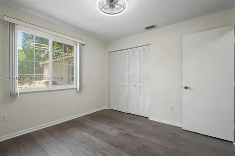 10994 Neptune Drive Cooper City FL 33026