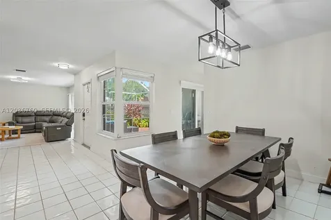 10994 Neptune Drive Cooper City FL 33026