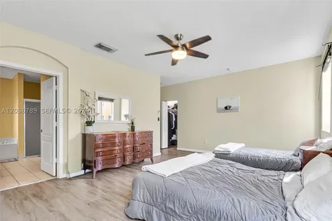 945 NW 206th Street Miami Gardens FL 33169