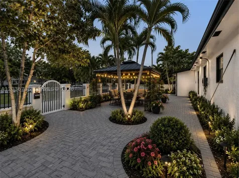 16500 NE 5th Avenue Miami FL 33162