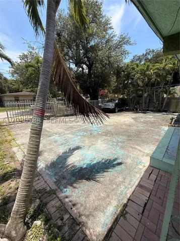 16500 NE 5th Avenue Miami FL 33162
